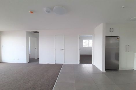 Photo of property in 1/4045f Great North Road, Glen Eden, Auckland, 0602