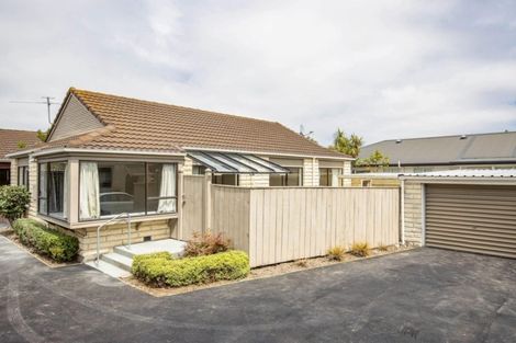 Photo of property in 2/92 North Avon Road, Richmond, Christchurch, 8013