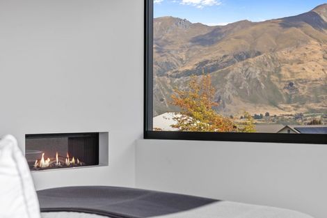Photo of property in 34 Minaret Ridge, Wanaka, 9305