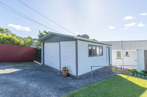 Photo of property in 6 Kaitawa Crescent, Paraparaumu, 5032