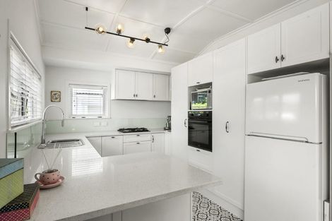 Photo of property in 1/24 Toroa Street, Torbay, Auckland, 0630
