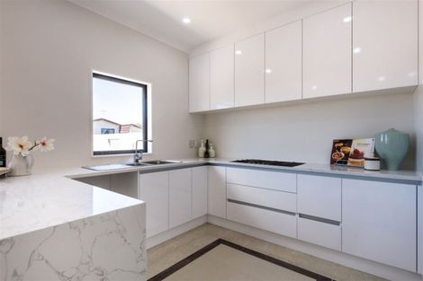 Photo of property in 4225b Great North Road, Glendene, Auckland, 0602