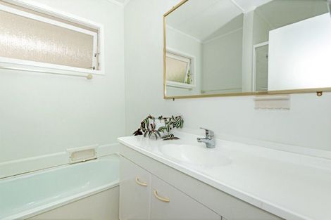 Photo of property in 10 Justin Street, Mangapapa, Gisborne, 4010