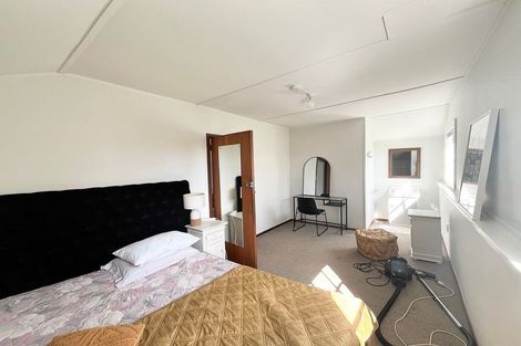 Photo of property in 36 Rangatira Road, Birkenhead, Auckland, 0626