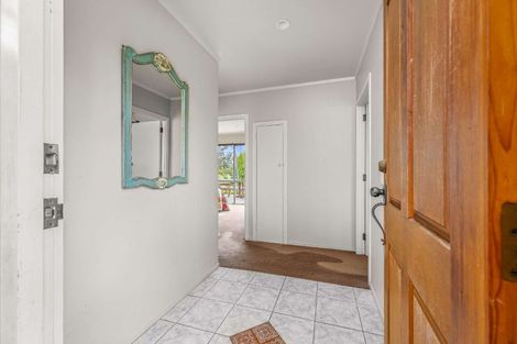 Photo of property in 290 Waitakere Road, Taupaki, 0782