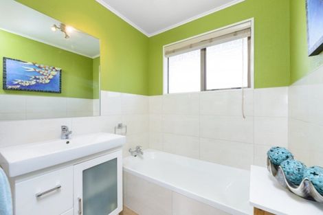 Photo of property in 2/33 Golf Road, Mount Maunganui, 3116