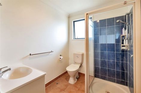 Photo of property in 1 Highfields Terrace, Henderson, Auckland, 0612
