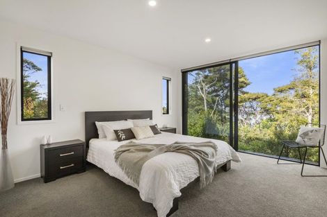 Photo of property in 17 Chatham Avenue, Paremoremo, Auckland, 0632
