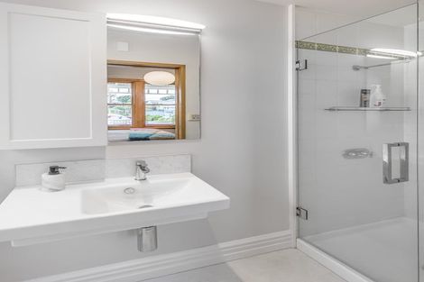 Photo of property in 16 Farm Road, Northland, Wellington, 6012