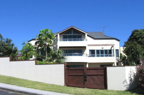 Photo of property in 8 Mayall Avenue, Beach Haven, Auckland, 0626