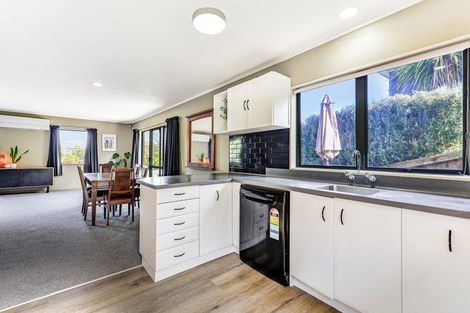 Photo of property in 30 Banbury Crescent, Fairfield, Hamilton, 3214