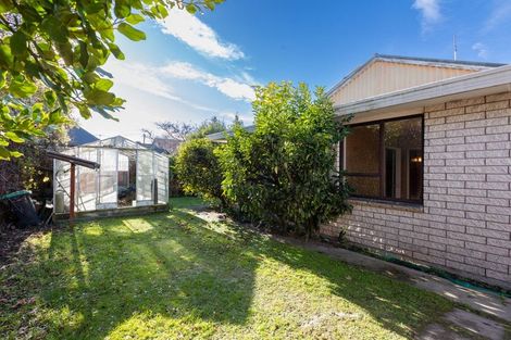 Photo of property in 2/17 Garreg Road, Fendalton, Christchurch, 8052