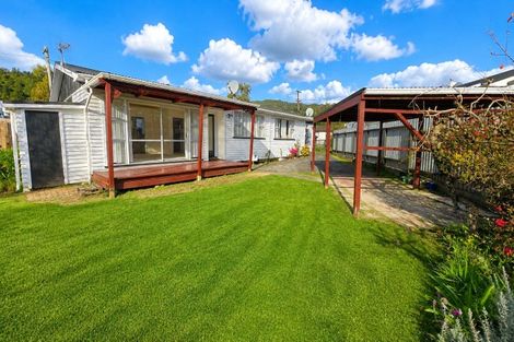 Photo of property in 1b Horoeka Street, Stokes Valley, Lower Hutt, 5019