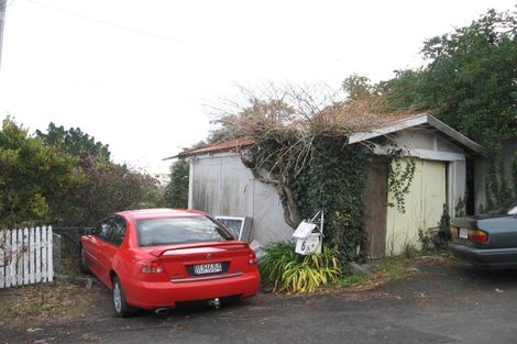 Photo of property in 6 Convent Road, Bluff Hill, Napier, 4110