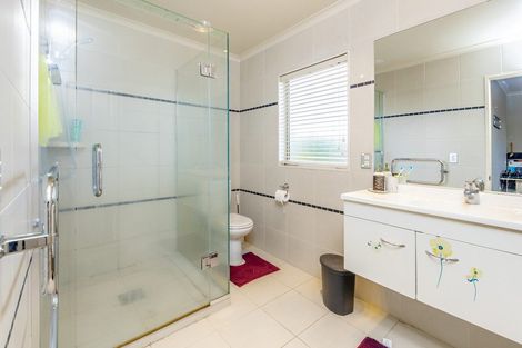 Photo of property in 19 Cairnsvale Rise, Manurewa, Auckland, 2105