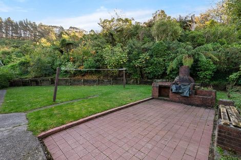 Photo of property in 10 Tui Terrace, Tawa, Wellington, 5028