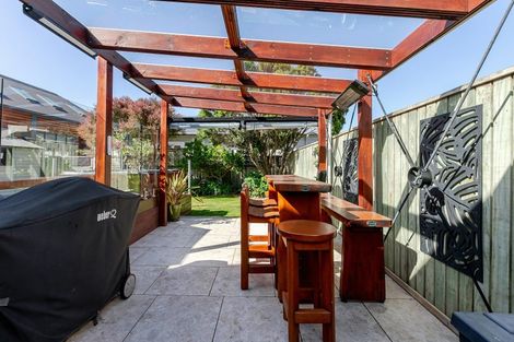 Photo of property in 9 Wha Street, Lyall Bay, Wellington, 6022