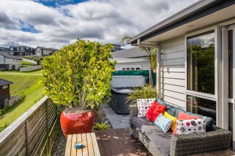 Photo of property in 7 Ships Cove, Whitby, Porirua, 5024