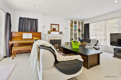 Photo of property in 48 Fairmount Road, Titirangi, Auckland, 0604