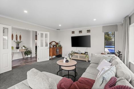 Photo of property in 28 Madison Street, Cambridge, 3434