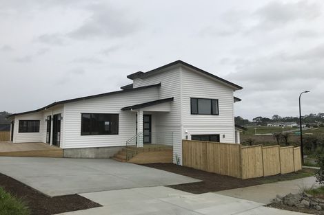 Photo of property in 53 Pitoitoi Drive, Riverhead, 0820