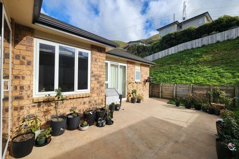 Photo of property in 73 Amesbury Drive, Churton Park, Wellington, 6037
