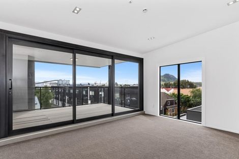 Photo of property in 2-06/424 Maunganui Road, Mount Maunganui, 3116