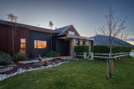 Photo of property in 5 Bull Ridge, Wanaka, 9305