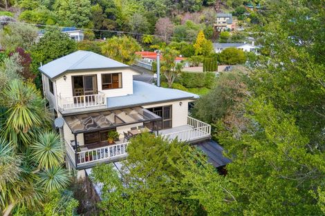 Photo of property in 34 Milton Terrace, Picton, 7220