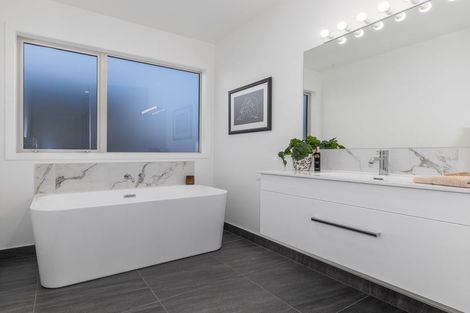 Photo of property in 25 Phoenix Palms Grove, Levin, 5510