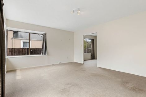 Photo of property in 2/92 North Avon Road, Richmond, Christchurch, 8013