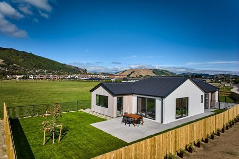 Photo of property in 100 Waipunahau Road, Waikanae, 5036