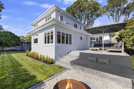 Photo of property in 76 Belt Road, New Plymouth, 4310