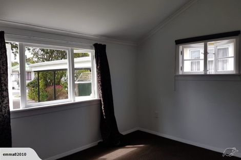 Photo of property in 24 Rewa Street, Takaro, Palmerston North, 4412