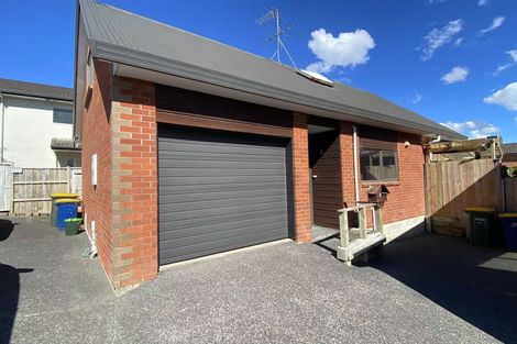 Photo of property in 37 Fields Parade, Oteha, Auckland, 0632