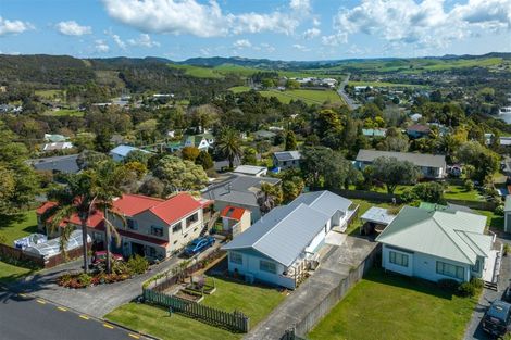 Photo of property in 8 Yorke Road, Haruru, 0204