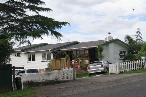 Photo of property in 17 Dolbear Street, Titirangi, Auckland, 0604