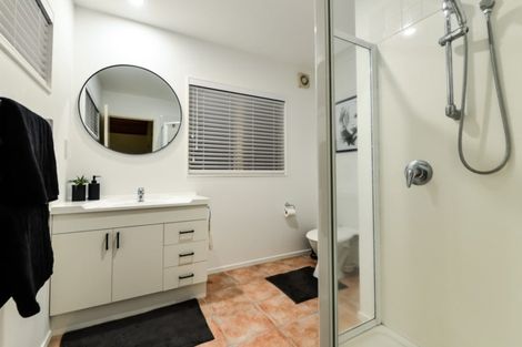 Photo of property in 28 Greenfield Drive, Western Heights, Hamilton, 3200