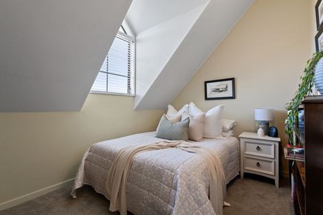 Photo of property in 8a Cassis Place, Crofton Downs, Wellington, 6035