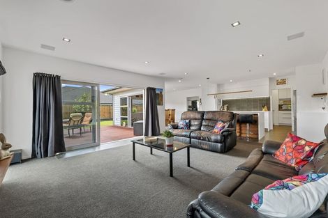 Photo of property in 22 Mercade Close, Stratford, 4332