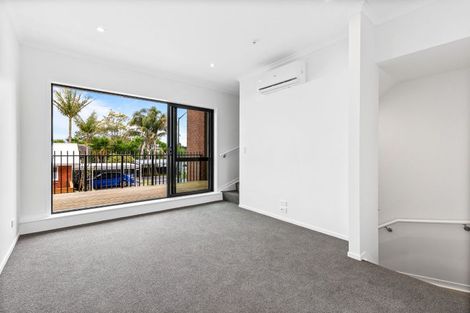 Photo of property in 500a Te Atatu Road, Te Atatu Peninsula, Auckland, 0610