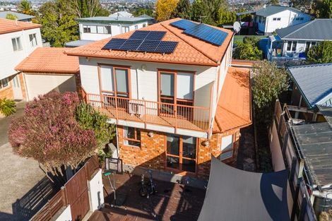 Photo of property in 66d Waimumu Road, Massey, Auckland, 0614