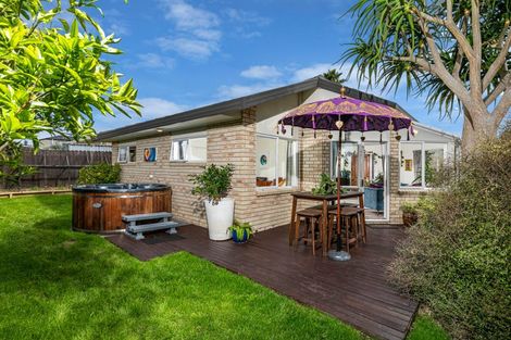 Photo of property in 7a Martin Jugum Lane, Ranui, Auckland, 0612