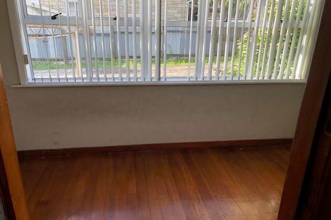 Photo of property in 18 Cambridge Terrace, Papatoetoe, Auckland, 2025