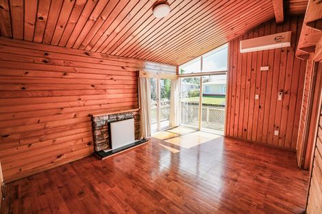 Photo of property in 17 Glen Norman Avenue, Henderson, Auckland, 0610