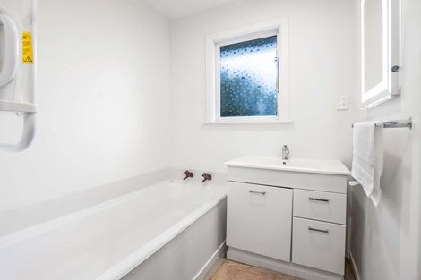 Photo of property in 4 Masham Road, Broomfield, Christchurch, 8042