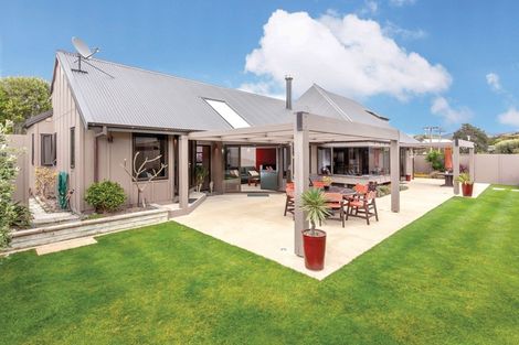 Photo of property in 104 Moore Place, Whangamata, 3620
