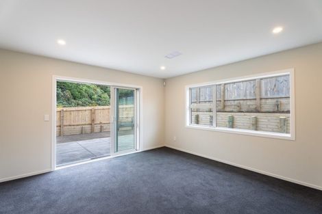 Photo of property in 70 Farnworth Terrace, Glenside, Wellington, 6037