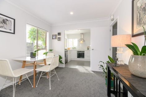 Photo of property in 63a Nile Road, Milford, Auckland, 0620