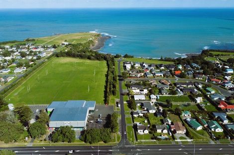 Photo of property in 158 Tasman Street, Opunake, 4616